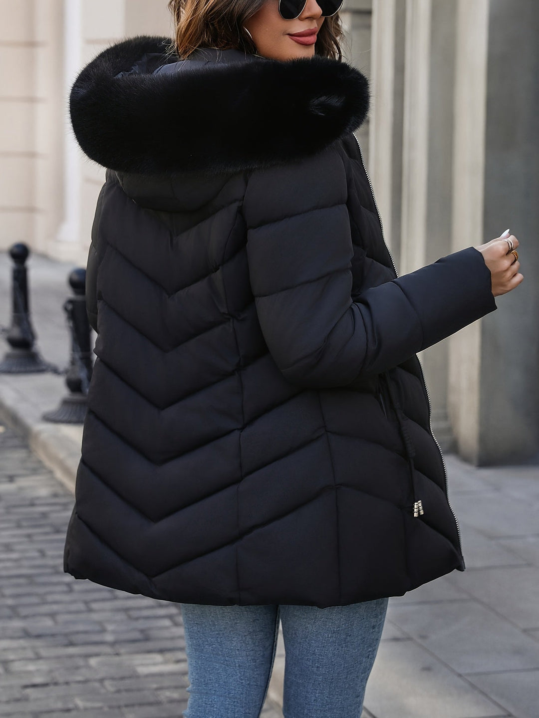Elegant Quilted Puffer Coat with Faux Fur Hood