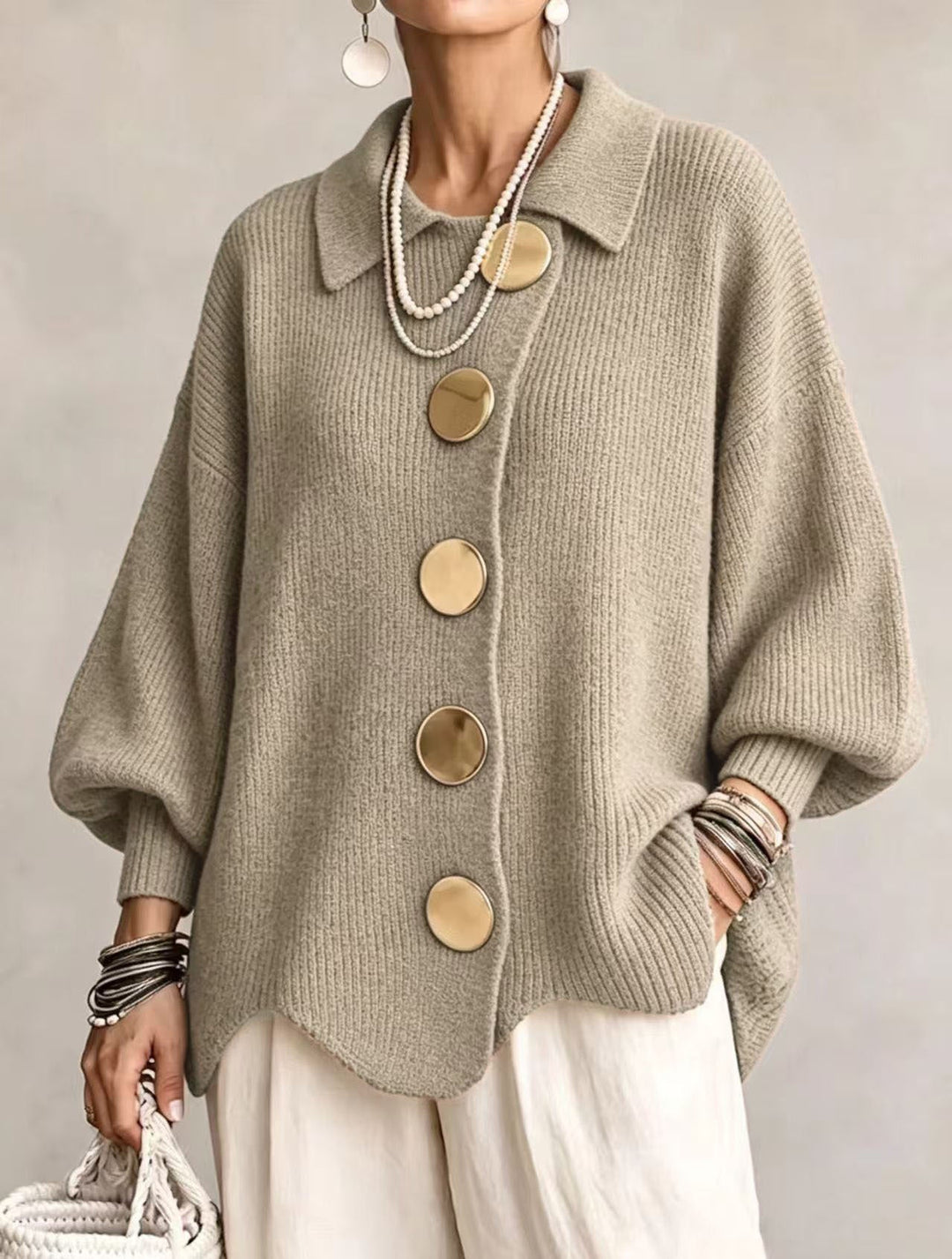 Victoire | Oversized cardigan with large golden buttons